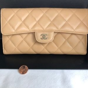 CHANEL Caviar Cream Wallet